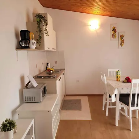 Apartman Valbandon, Istia 3