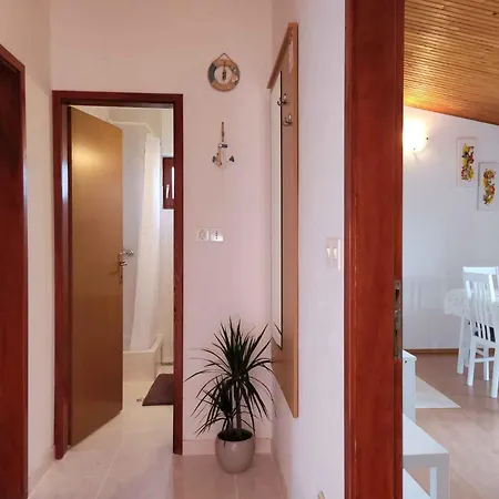Valbandon, Istia 3 Apartman Fondole
