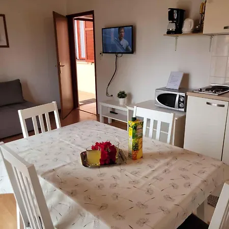 Apartman Valbandon, Istia 3 *