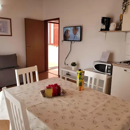 Valbandon, Istia 3 Apartman Fondole