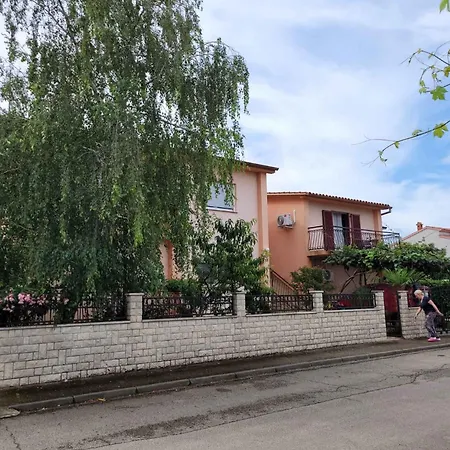 Valbandon, Istia 3 Apartman Fondole