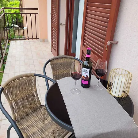 Apartman Valbandon, Istia 3